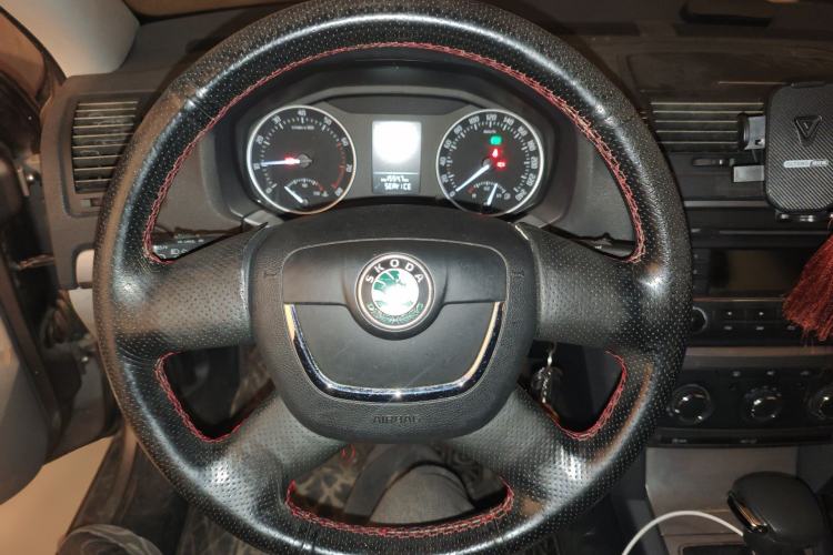 Used Skoda Octavia 2012 1.6L Automatic Yijie Edition Steering Wheel