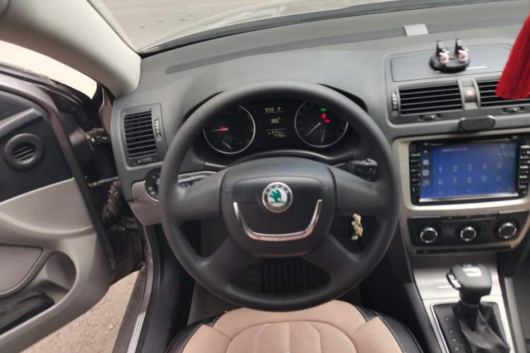 Used Skoda Octavia 2012 2.0L Automatic Yijie Version Steering Wheel