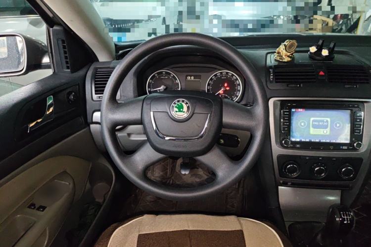 Used Skoda Octavia 2012 1.6L Manual Eado Edition Steering Wheel