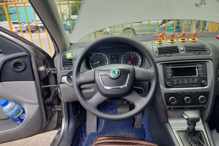 Used Skoda Octavia 2012 2.0L Automatic Yijie Version Steering Wheel