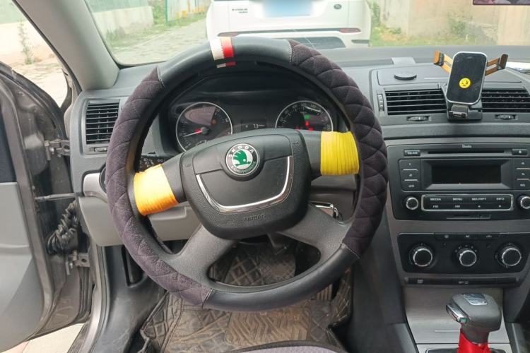 Used Skoda Octavia 2012 1.6L Automatic Yijie Edition Steering Wheel