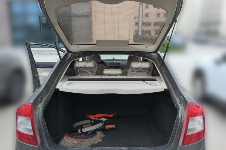 Used Skoda Octavia 2012 1.6L Automatic Yijun Edition Trunk