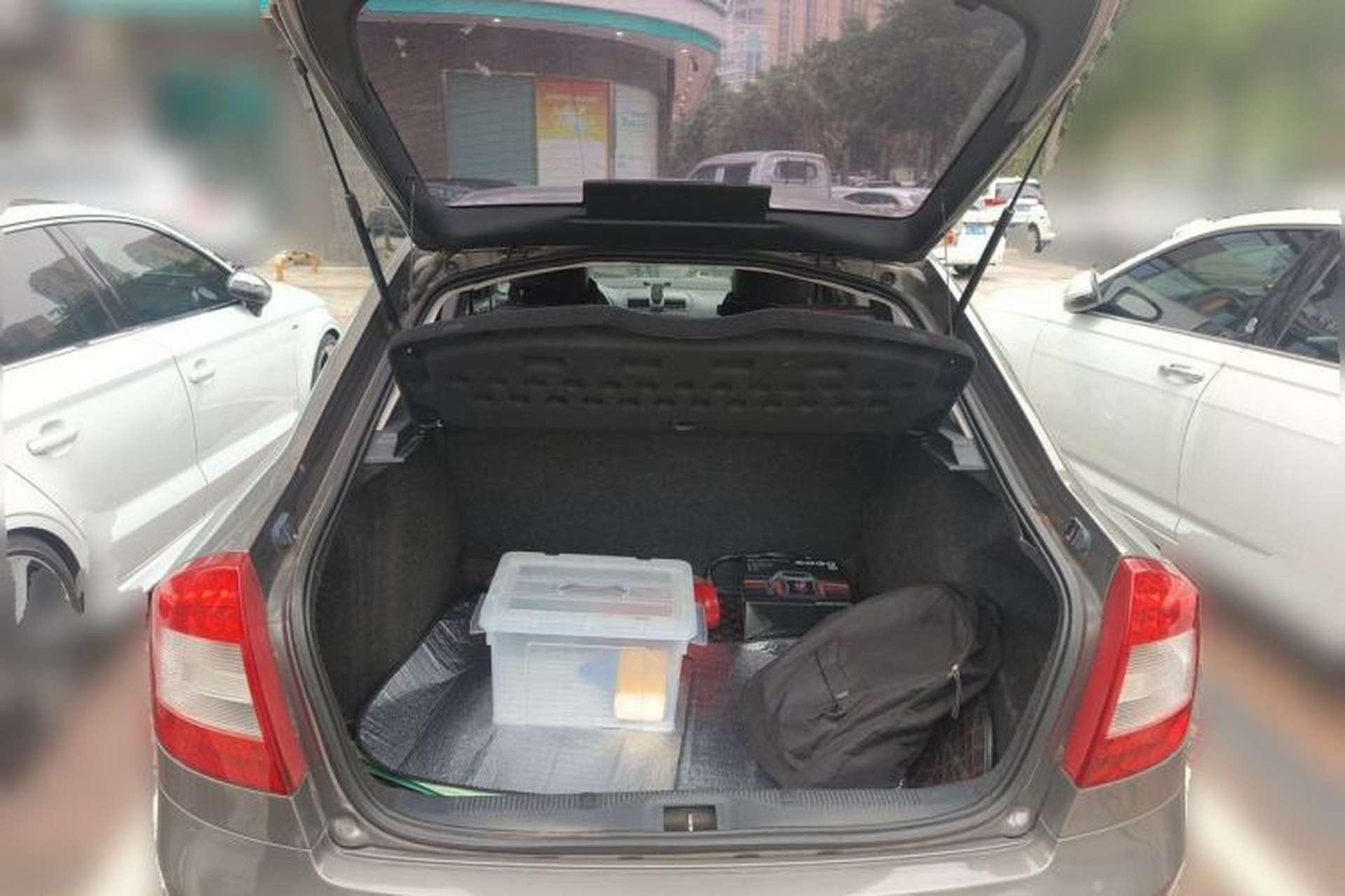 Used Skoda Octavia 2012 1.6L Automatic Yijie Edition Trunk