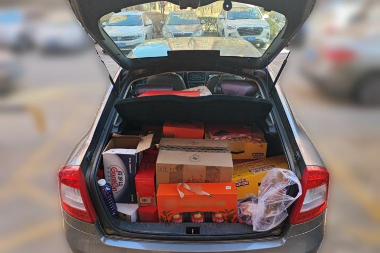 Used Skoda Octavia 2012 1.6L Automatic Yijun Edition Trunk