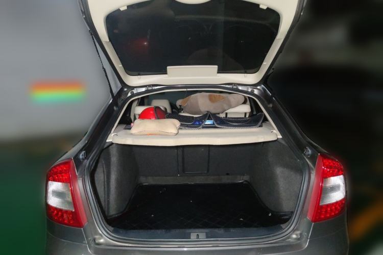 Used Skoda Octavia 2012 1.6L Automatic Yijun Edition Trunk