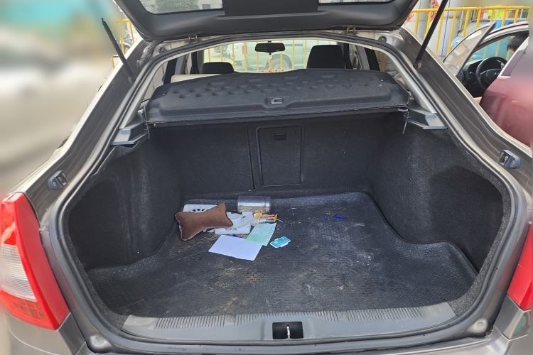 Used Skoda Octavia 2012 2.0L Automatic Yijie Version Trunk