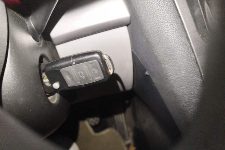 Used Skoda Octavia 2012 1.6L Manual Yijie Edition Vehicle Key