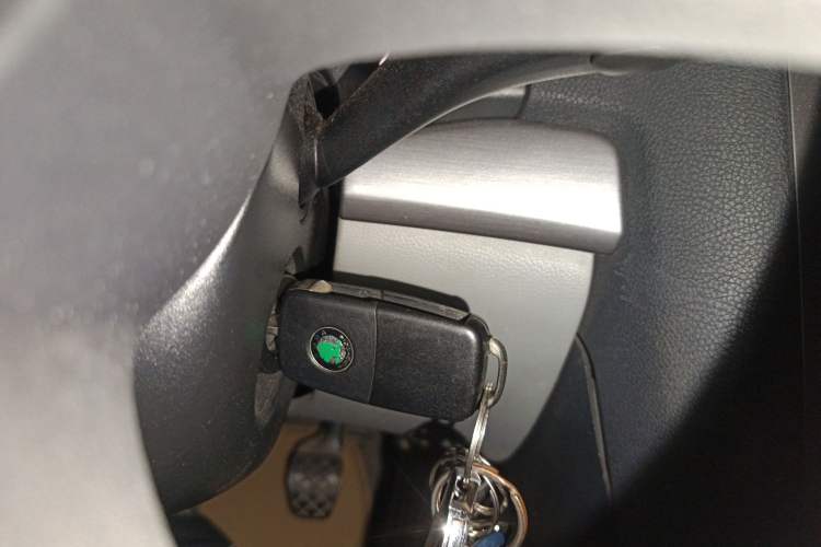 Used Skoda Octavia 2012 1.6L Manual Yijie Edition Vehicle Key