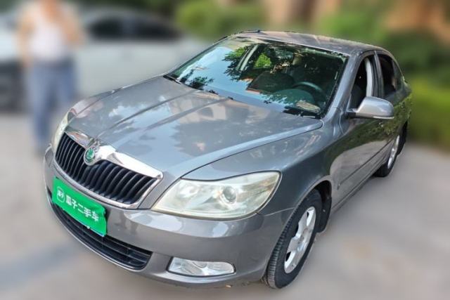 Ojetý Skoda Octavia 2012 1.6L Automatic Yijie Edition