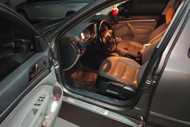 Used Skoda Octavia 2012 1.6L Automatic Yijun Edition Driver Seat