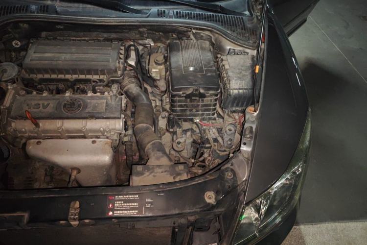 Used Skoda Octavia 2012 1.6L Automatic Yijun Edition Engine Bay Left