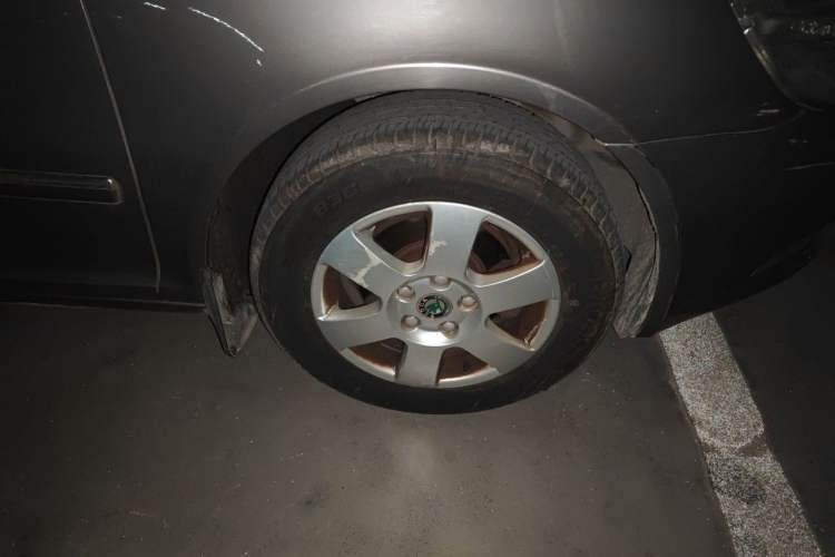 Used Skoda Octavia 2012 1.6L Automatic Yijun Edition Right Front Wheel Hub