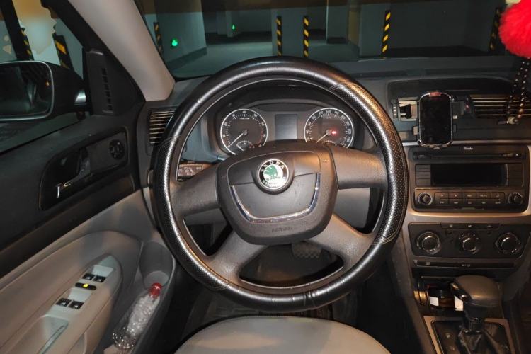 Used Skoda Octavia 2012 1.6L Automatic Yijun Edition Steering Wheel