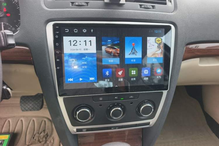 Used Skoda Octavia 2012 1.6L Automatic Yijun Edition Audio And AC Panel