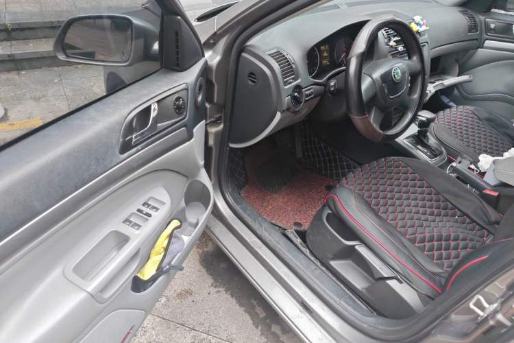 Used Skoda Octavia 2012 1.6L Automatic Yijun Edition Driver Seat