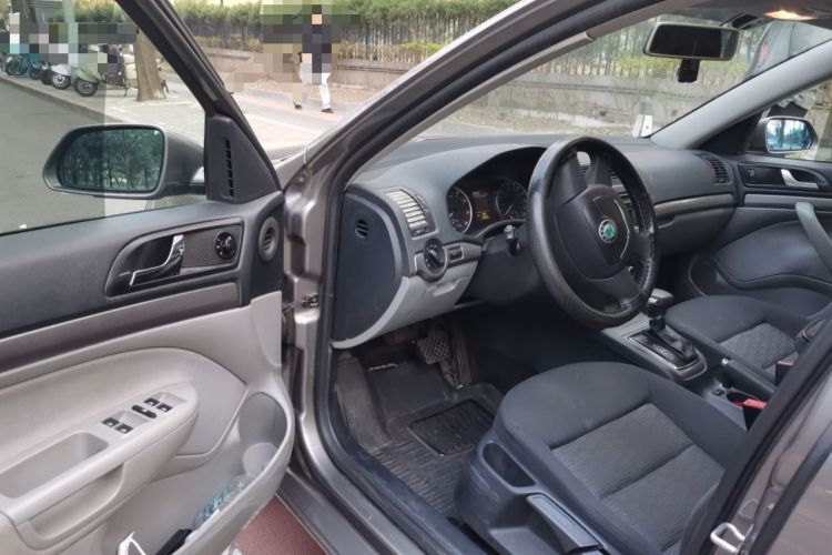 Used Skoda Octavia 2012 1.6L Automatic Yijie Edition Driver Seat