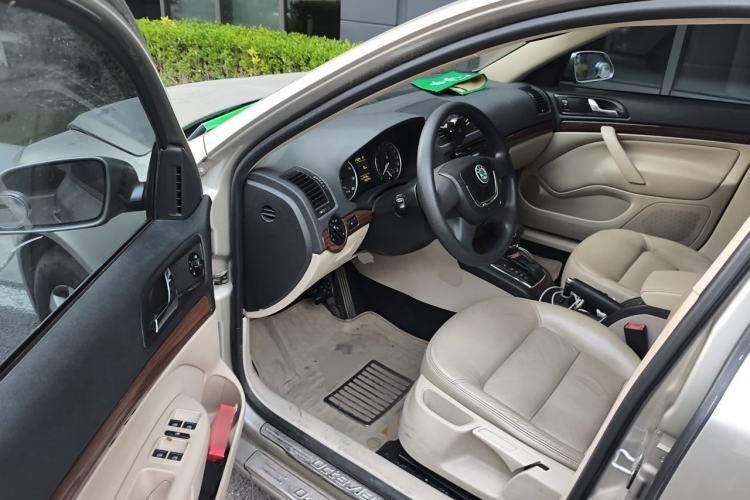 Used Skoda Octavia 2012 1.6L Automatic Yijun Edition Driver Seat