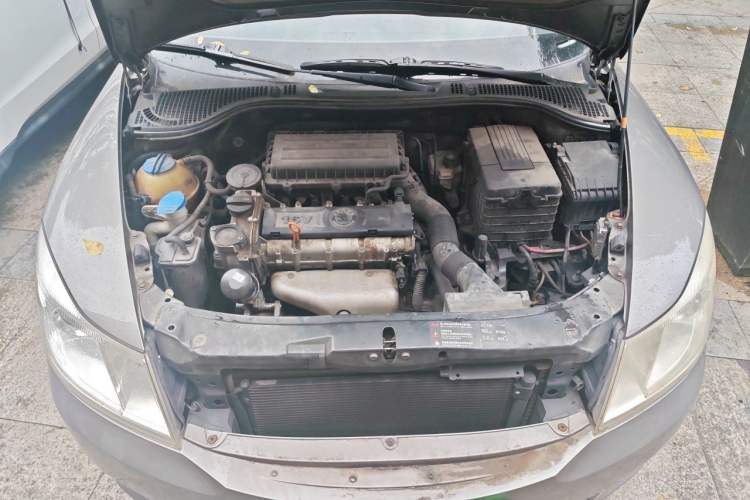 Used Skoda Octavia 2012 1.6L Automatic Yijun Edition Engine Bay