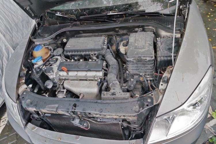 Used Skoda Octavia 2012 1.6L Automatic Yijie Edition Engine Bay