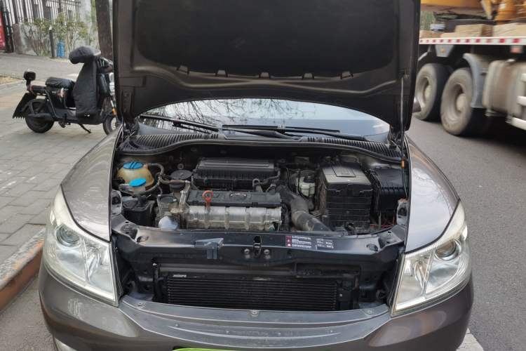 Used Skoda Octavia 2012 1.6L Automatic Yijie Edition Engine Bay