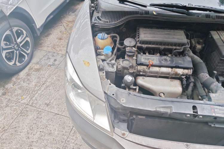 Used Skoda Octavia 2012 1.6L Automatic Yijun Edition Engine Bay Right