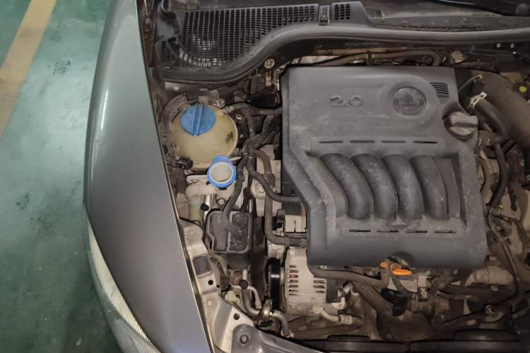 Used Skoda Octavia 2012 2.0L Automatic Yijie Version Engine Bay Right