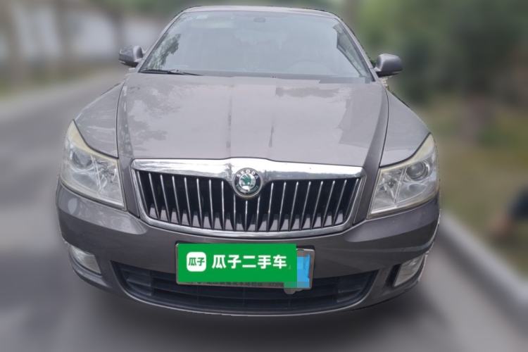 Used Skoda Octavia 2012 1.6L Manual Yijun Edition Front