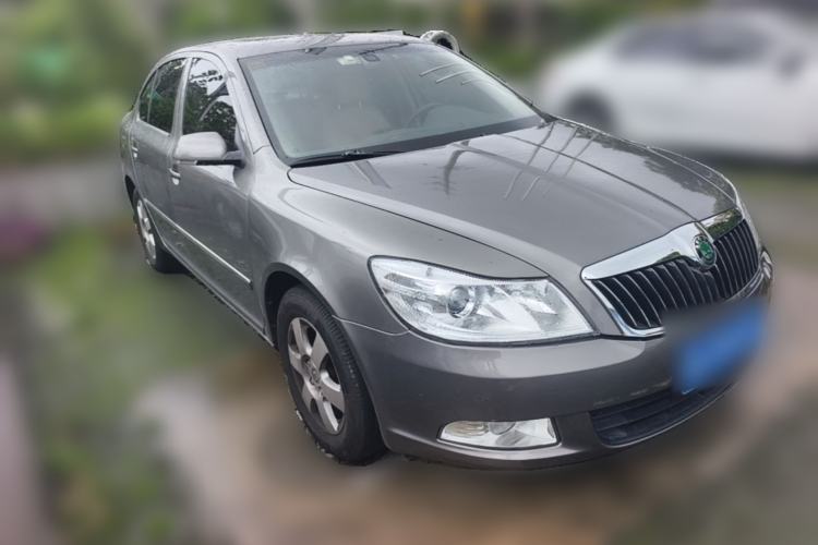 Used Skoda Octavia 2012 1.6L Automatic Yijun Edition Front Right 45 Deg