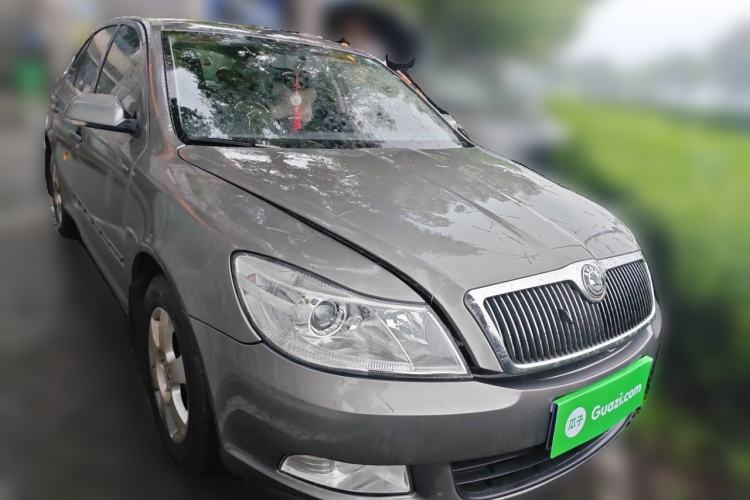 Used Skoda Octavia 2012 1.6L Automatic Yijie Edition Front Right 45 Deg