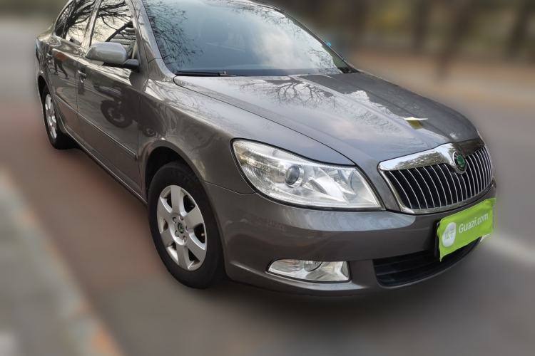 Used Skoda Octavia 2012 1.6L Automatic Yijie Edition Front Right 45 Deg