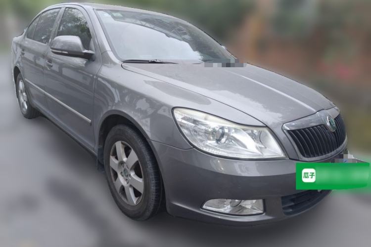 Used Skoda Octavia 2012 1.6L Manual Yijun Edition Front Right 45 Deg