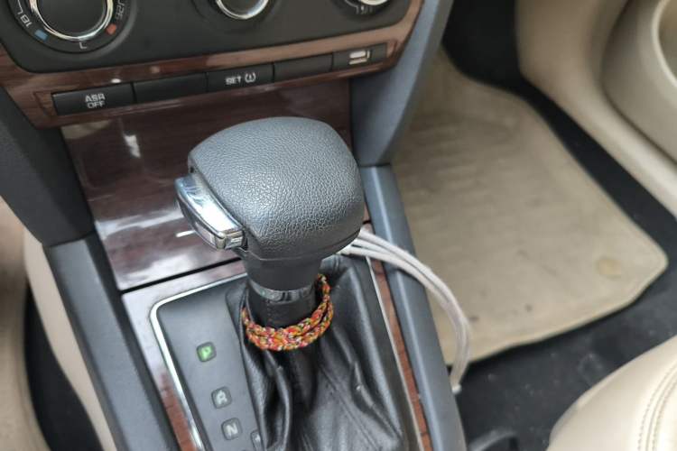 Used Skoda Octavia 2012 1.6L Automatic Yijun Edition Gear Lever
