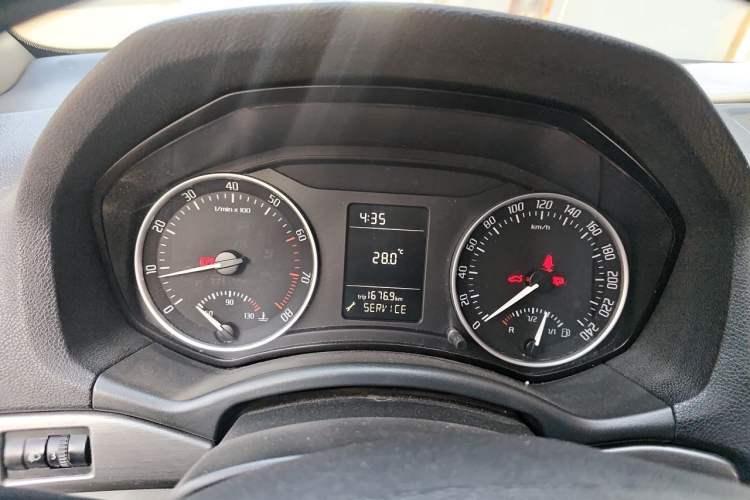 Used Skoda Octavia 2012 1.6L Manual Yijie Edition Instrument Cluster