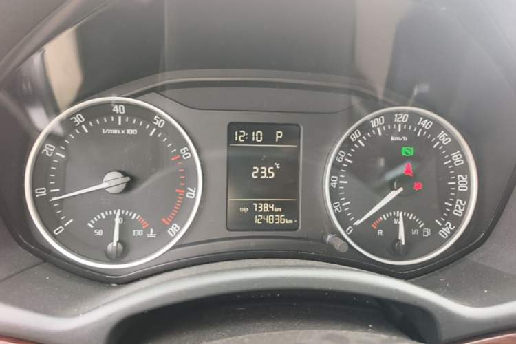 Used Skoda Octavia 2012 1.6L Automatic Yijun Edition Instrument Cluster