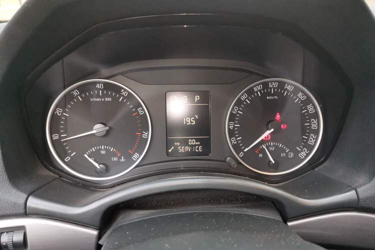 Used Skoda Octavia 2012 1.6L Automatic Yijie Edition Instrument Cluster