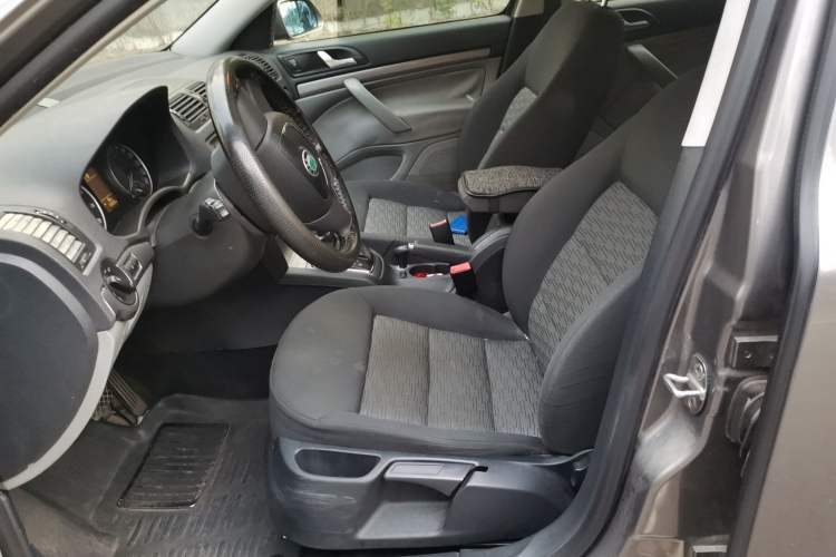 Used Skoda Octavia 2012 1.6L Automatic Yijie Edition Left Front Seat