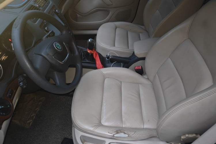 Used Skoda Octavia 2012 1.6L Manual Yijun Edition Left Front Seat