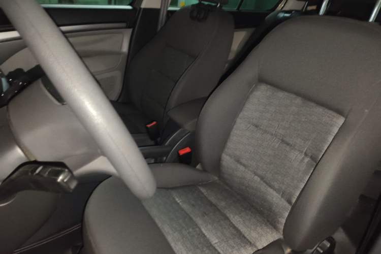 Used Skoda Octavia 2012 2.0L Automatic Yijie Version Left Front Seat