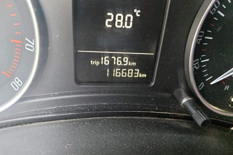 Used Skoda Octavia 2012 1.6L Manual Yijie Edition Odometer Close Up