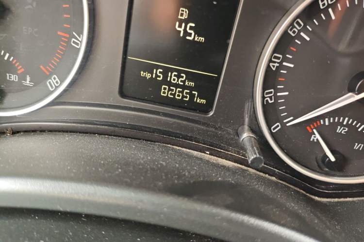 Used Skoda Octavia 2012 1.6L Automatic Yijun Edition Odometer Close Up
