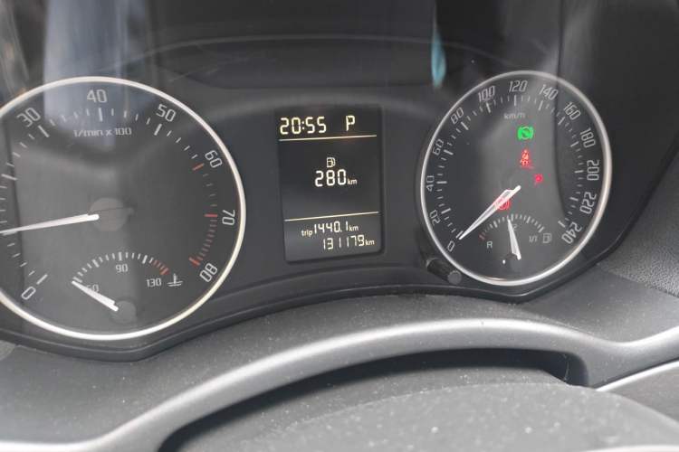 Used Skoda Octavia 2012 1.6L Automatic Yijun Edition Odometer Close Up
