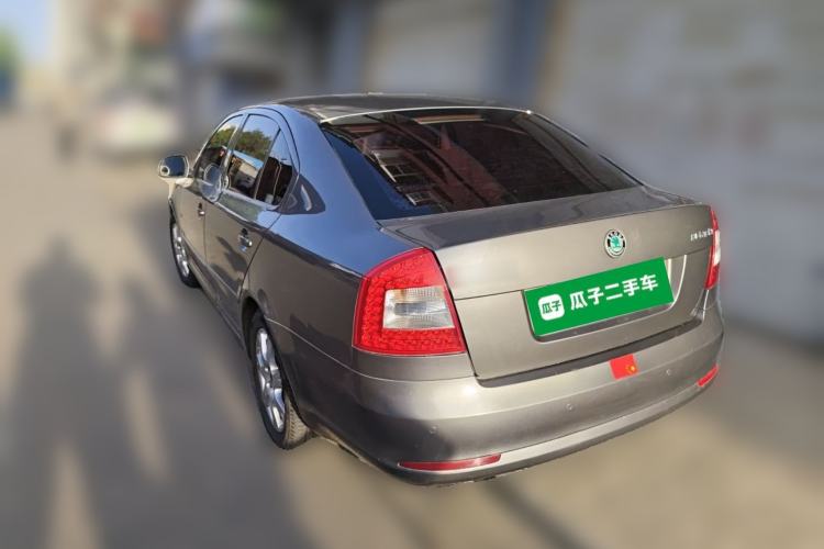 Used Skoda Octavia 2012 1.6L Manual Yijie Edition Rear Left 45 Deg