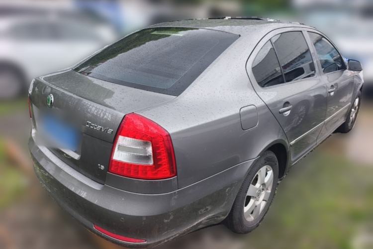Used Skoda Octavia 2012 1.6L Automatic Yijun Edition Rear Right 45 Deg