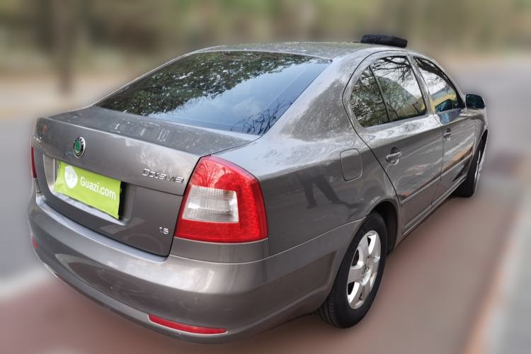 Used Skoda Octavia 2012 1.6L Automatic Yijie Edition Rear Right 45 Deg
