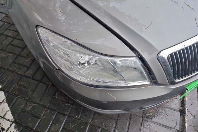 Used Skoda Octavia 2012 1.6L Automatic Yijie Edition Right Front Headlight