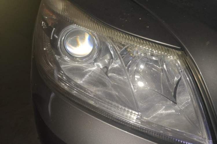 Used Skoda Octavia 2012 1.6L Manual Yijun Edition Right Front Headlight