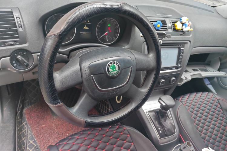 Used Skoda Octavia 2012 1.6L Automatic Yijun Edition Steering Wheel