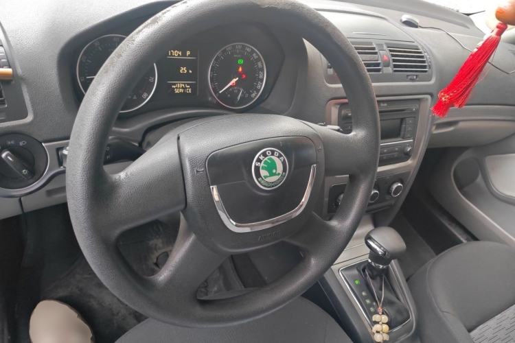 Used Skoda Octavia 2012 1.6L Automatic Yijie Edition Steering Wheel