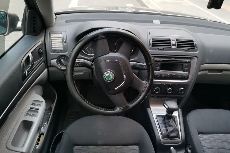 Used Skoda Octavia 2012 1.6L Automatic Yijie Edition Steering Wheel