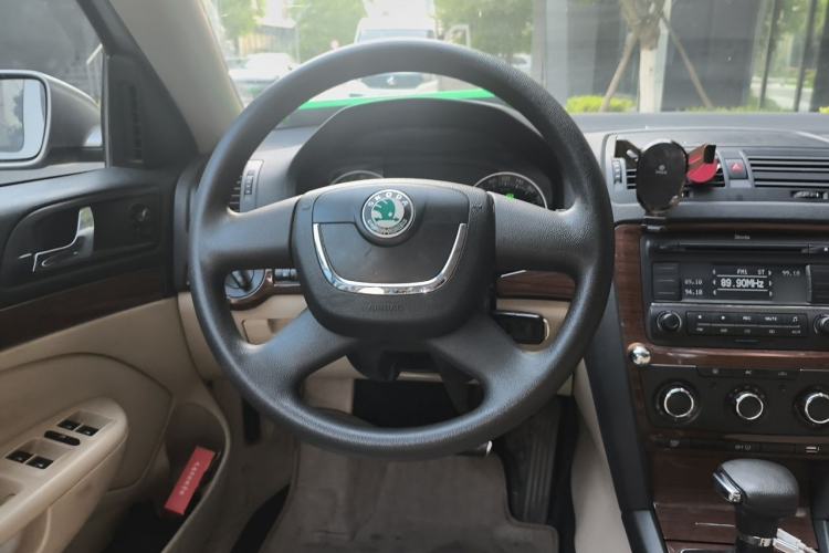 Used Skoda Octavia 2012 1.6L Automatic Yijun Edition Steering Wheel